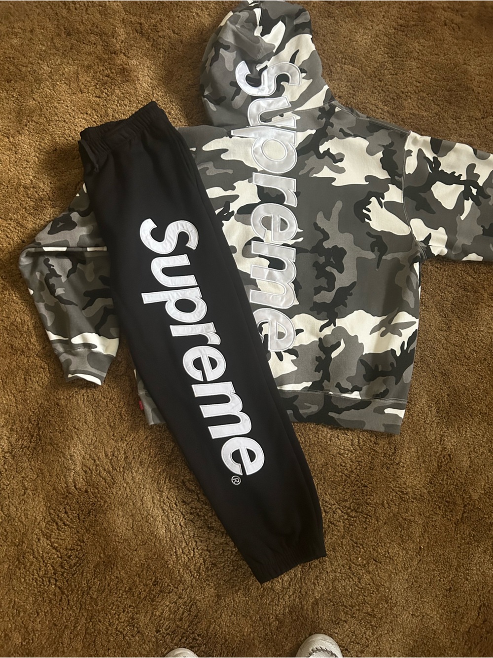Supreme satin appliqué hoodie and pants set. XL.